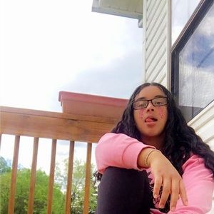 Meet your Posher, Anayeli